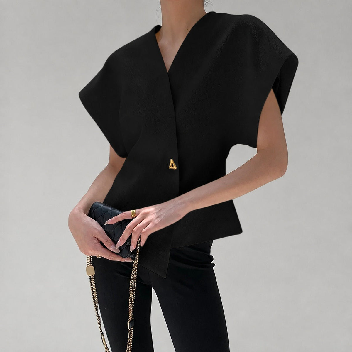 Leonie - Bluse mit V-Ausschnitt und Knopfleiste