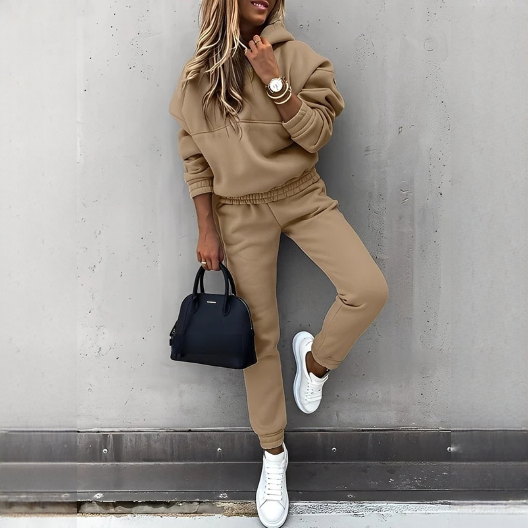 Rovina - Gemütliches Kapuzenpullover-Set und Hose