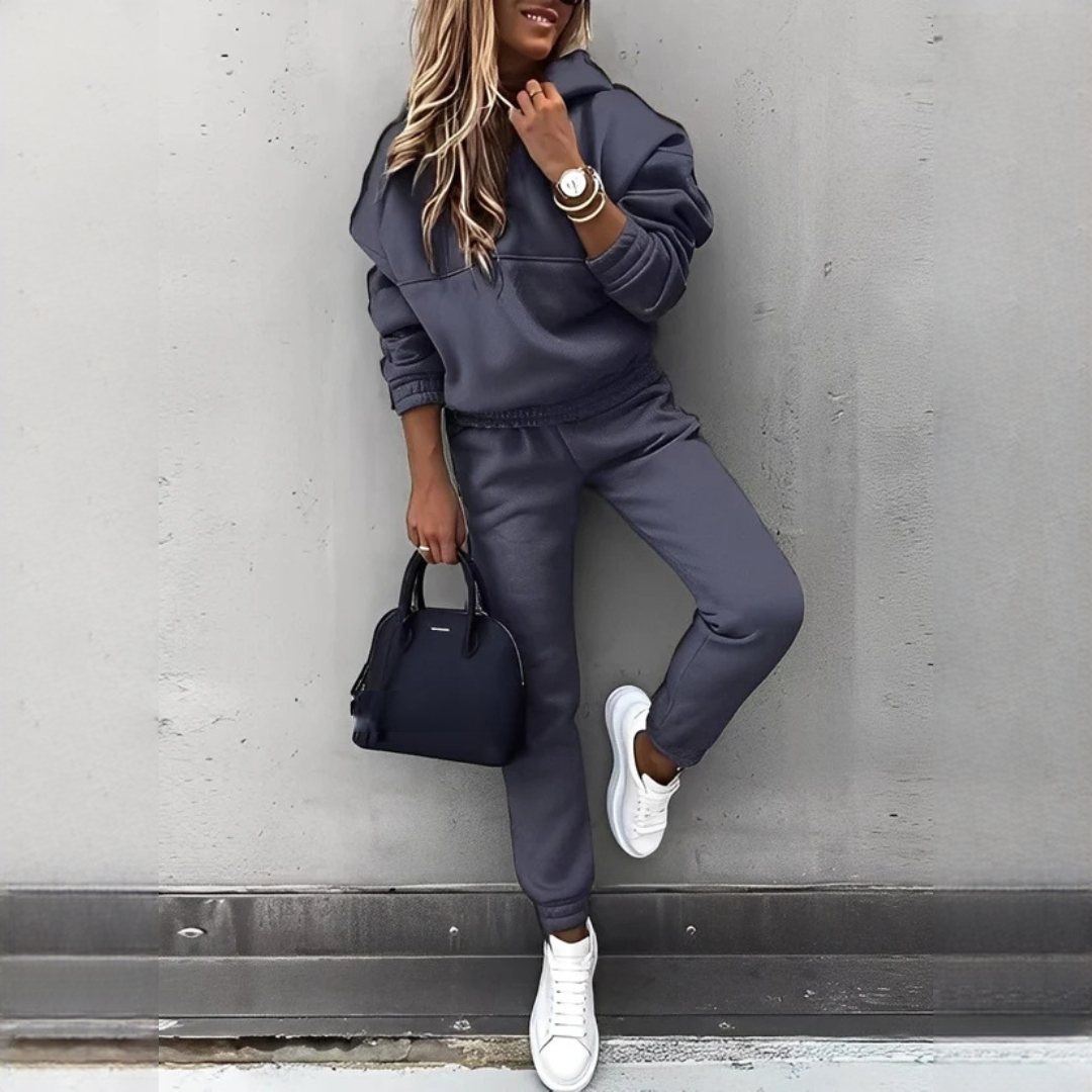 Rovina - Gemütliches Kapuzenpullover-Set und Hose