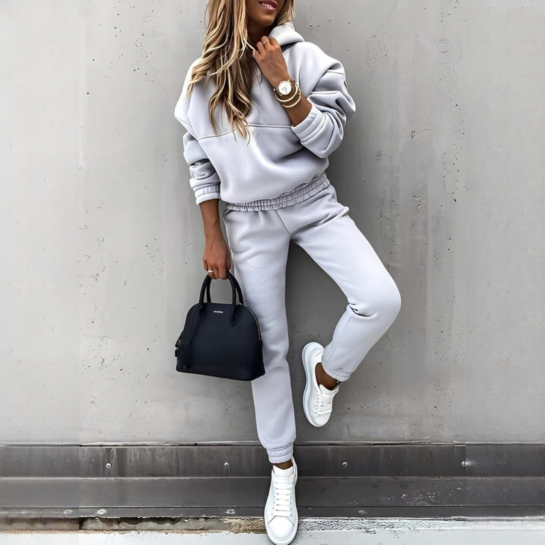 Rovina - Gemütliches Kapuzenpullover-Set und Hose