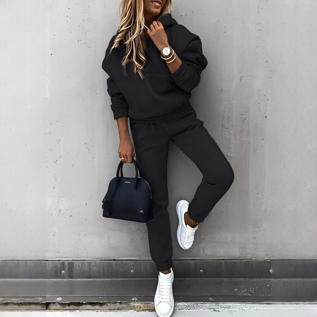 Rovina - Gemütliches Kapuzenpullover-Set und Hose