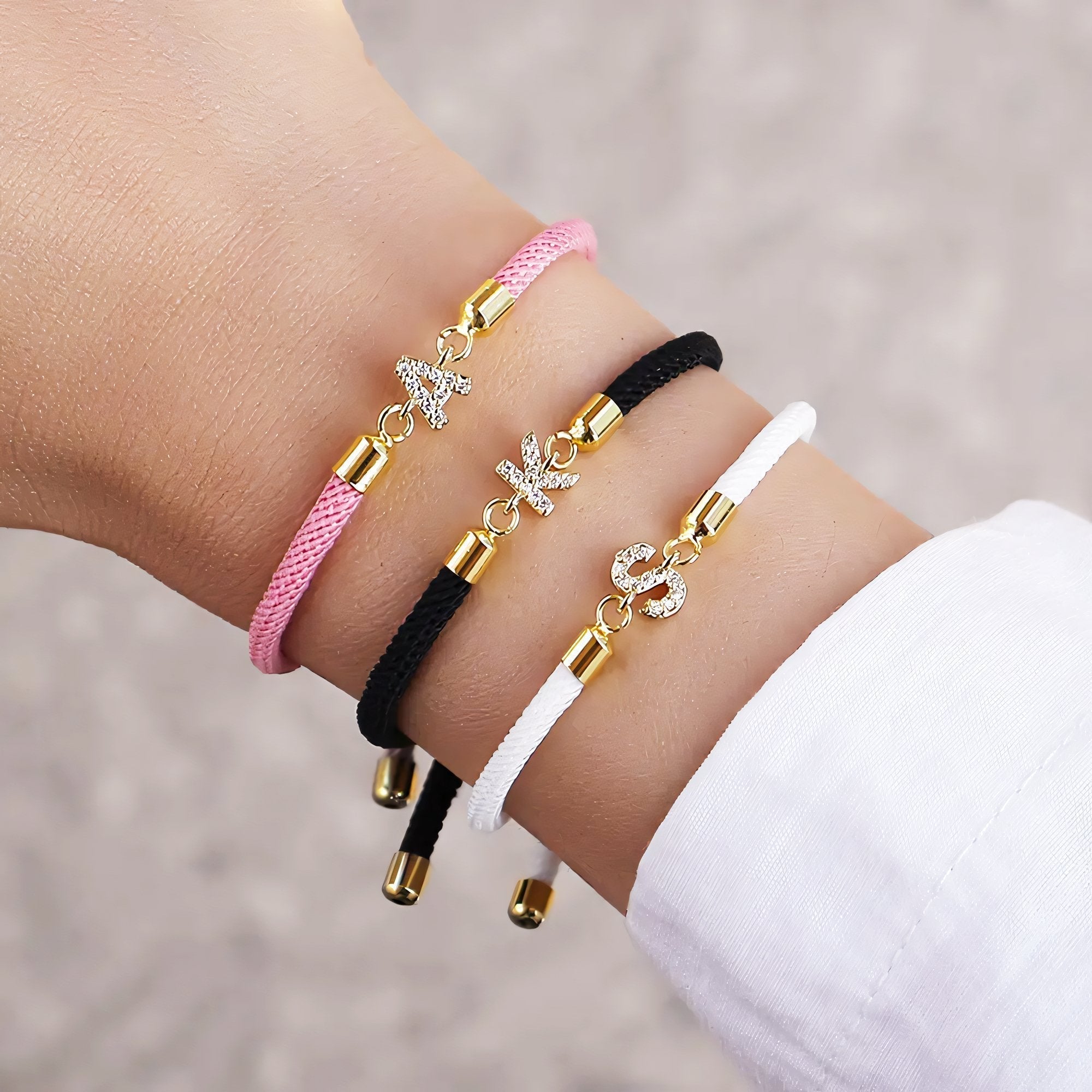 Calla – Verstellbares Armband mit graviertem Anfangsbuchstaben