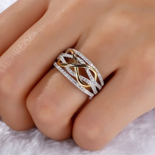Inaya – Eleganter Unendlichkeitssymbolring für Frauen
