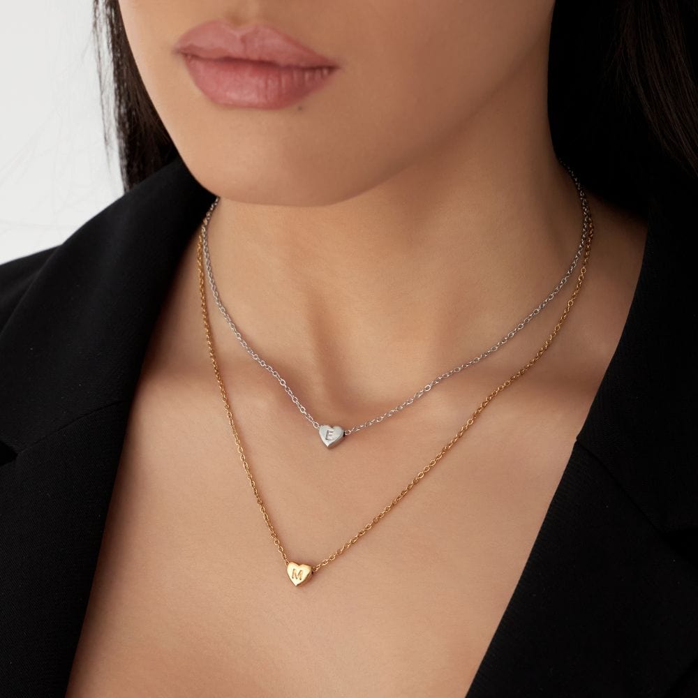 Amora – Halskette mit Herzinitialen in Goldbeschichtung