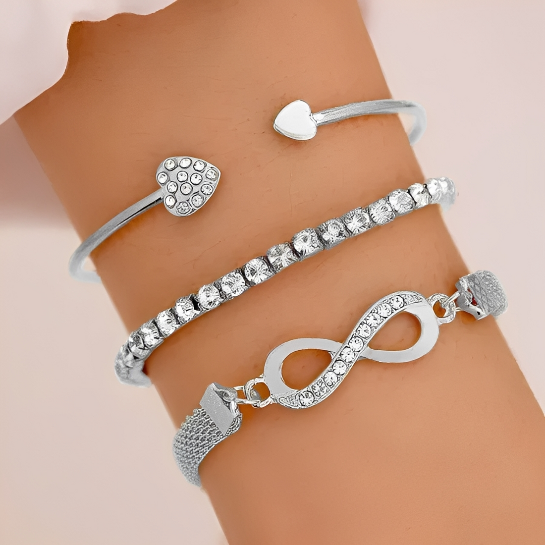 Yuriko – Set aus 3 unendlichen Herzarmbändern in Silber und Gold