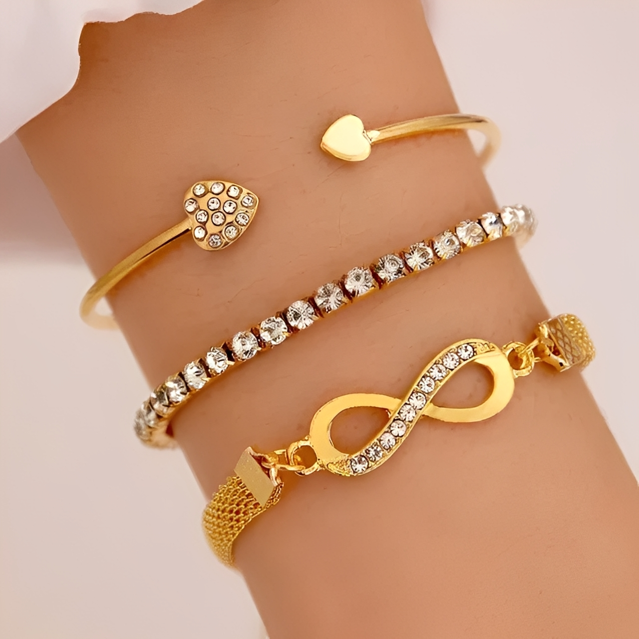 Yuriko – Set aus 3 unendlichen Herzarmbändern in Silber und Gold