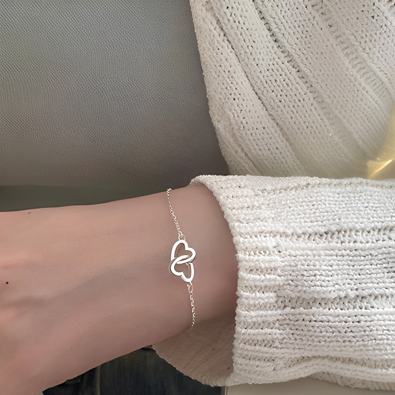 Amara – Amulettarmband mit doppeltem Herz