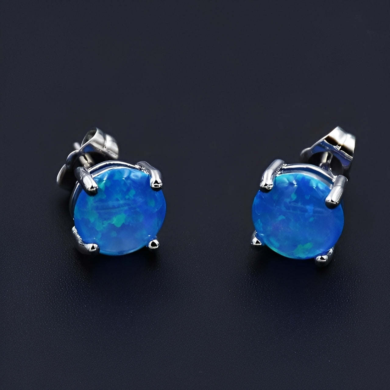 Camille – Elegante Ohrstecker aus Opal