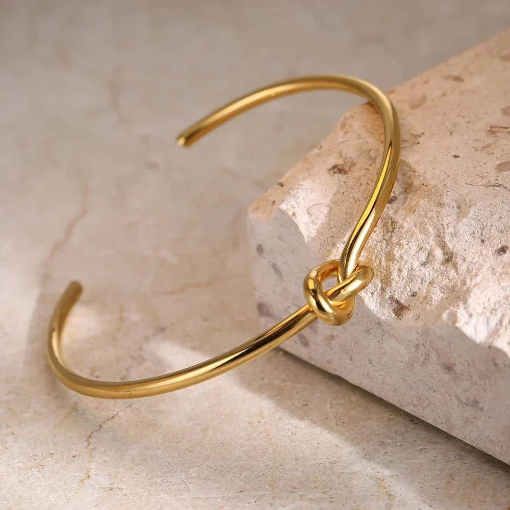 Clea – Klassisches Armband mit Knoten