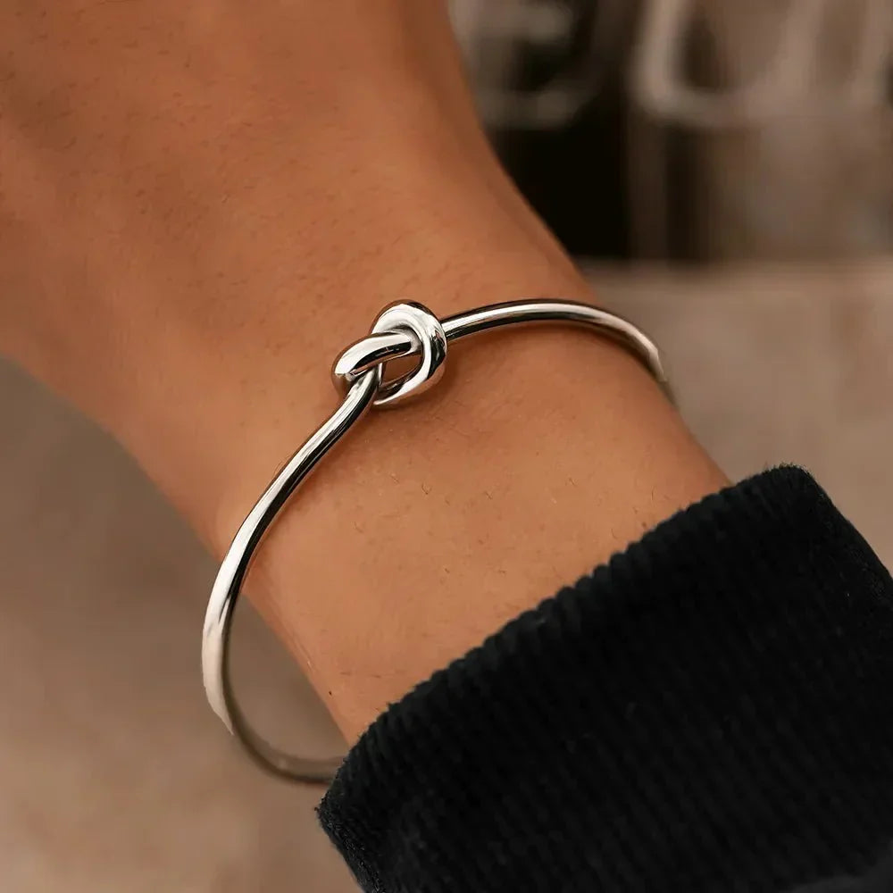 Clea – Klassisches Armband mit Knoten