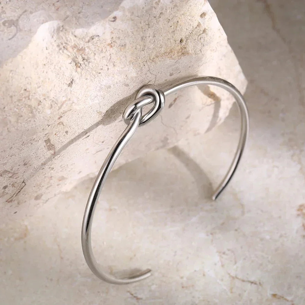 Clea – Klassisches Armband mit Knoten