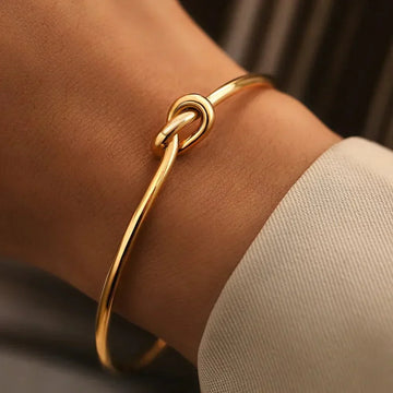 Clea – Klassisches Armband mit Knoten