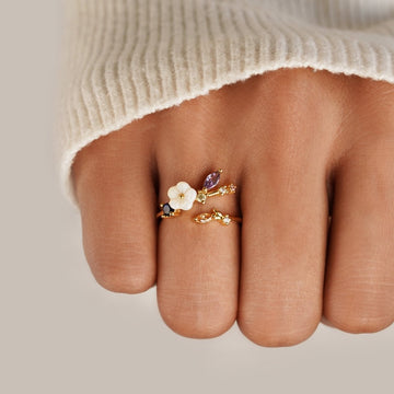 Leah - Goldring mit weißen Kristallblumen