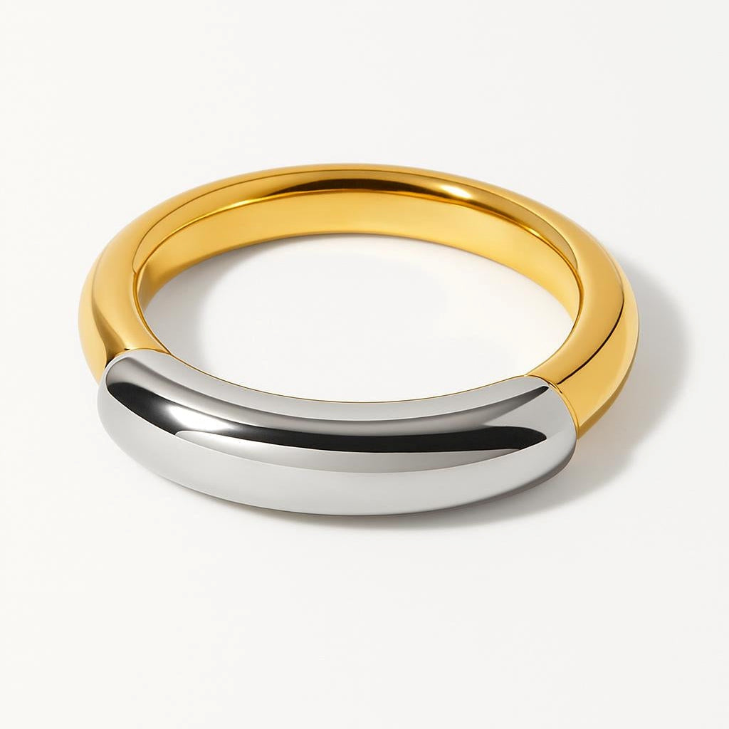Ciela – Bicolor Ring aus Titanstahl mit 18K Goldbeschichtung