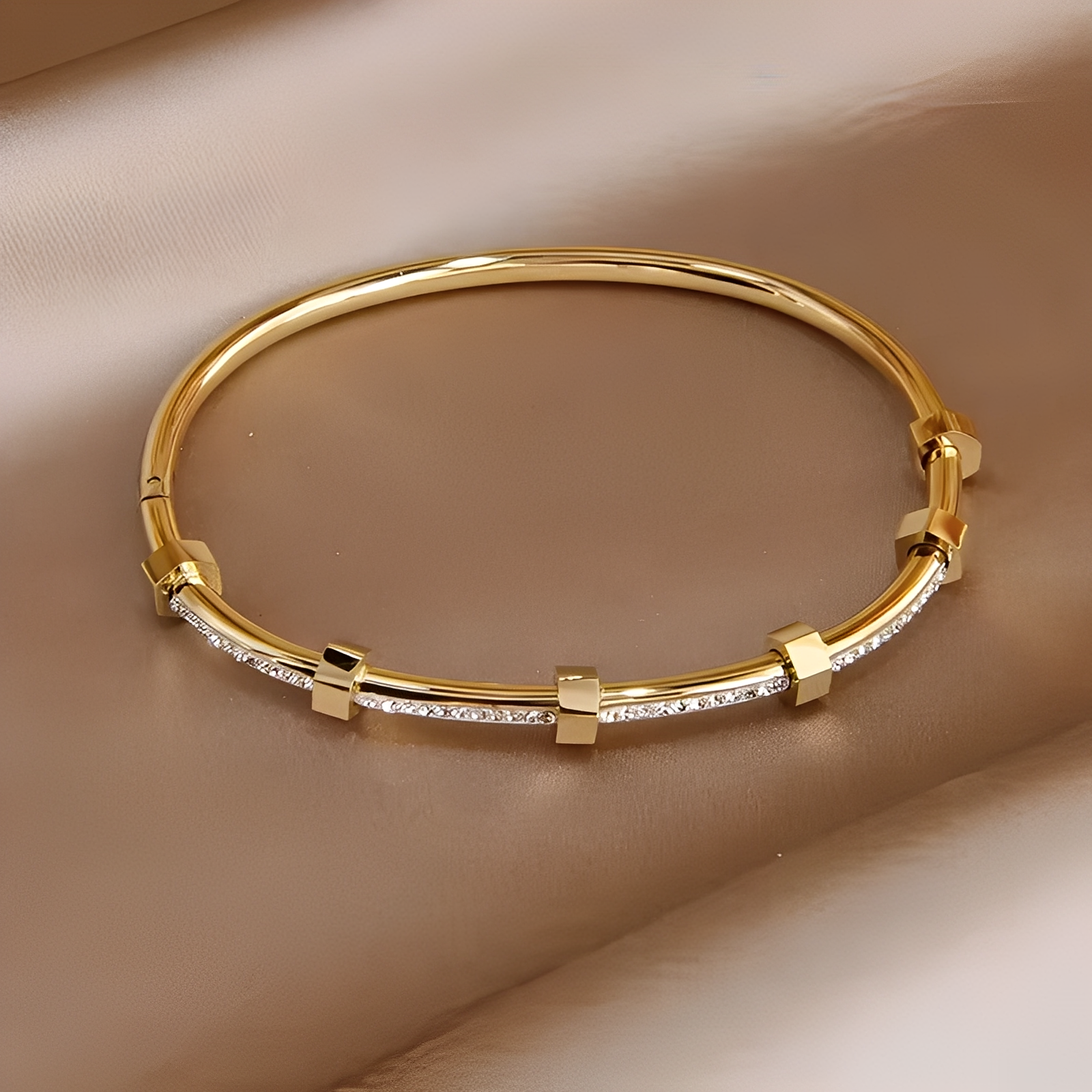 Amy – glänzendes goldenes Armband