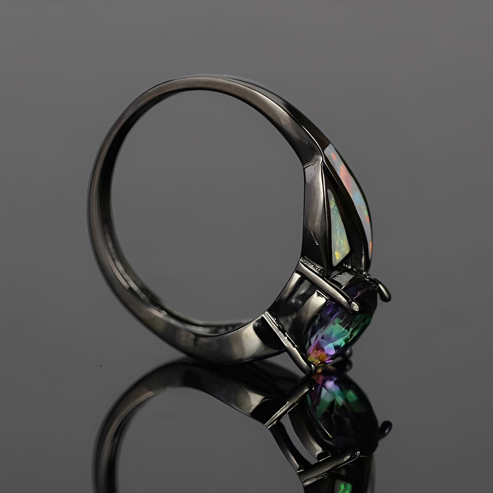 Mirella – Regenbogenring aus Opal und Topas