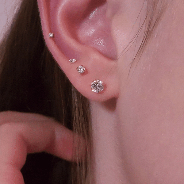 Sloane - Mini-Ohrringe mit 2mm Glanz