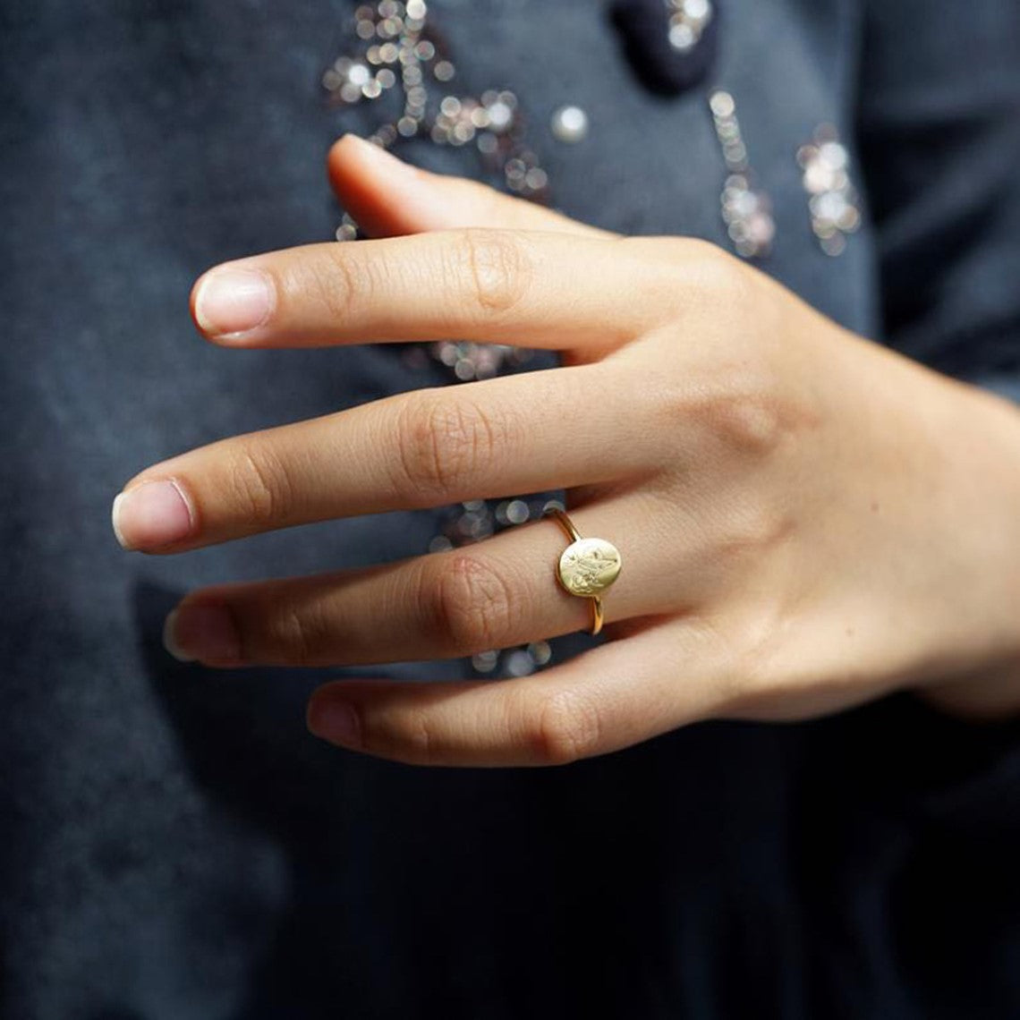 Blumen-Geburtsring - Zarter personalisierter Ring