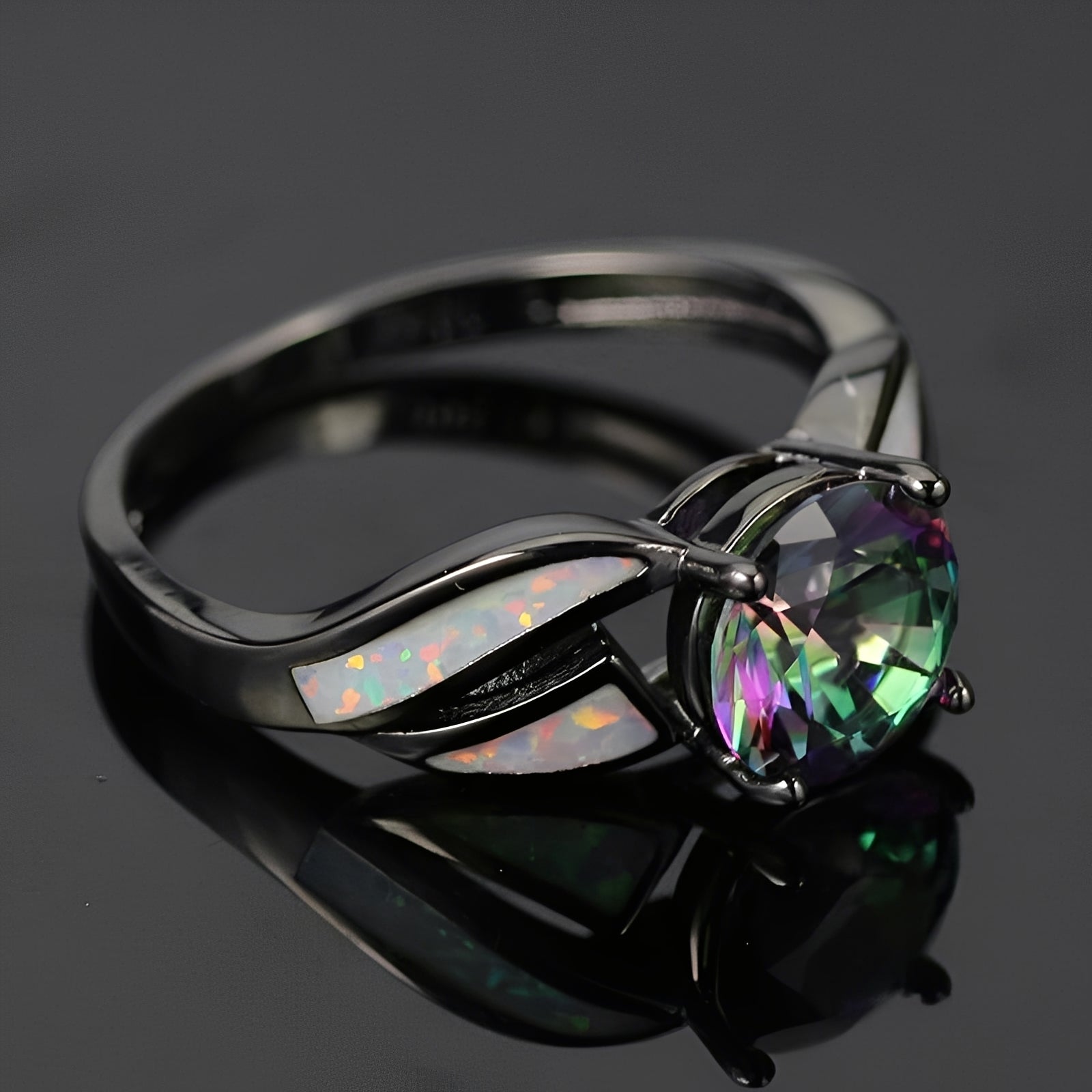 Mirella – Regenbogenring aus Opal und Topas