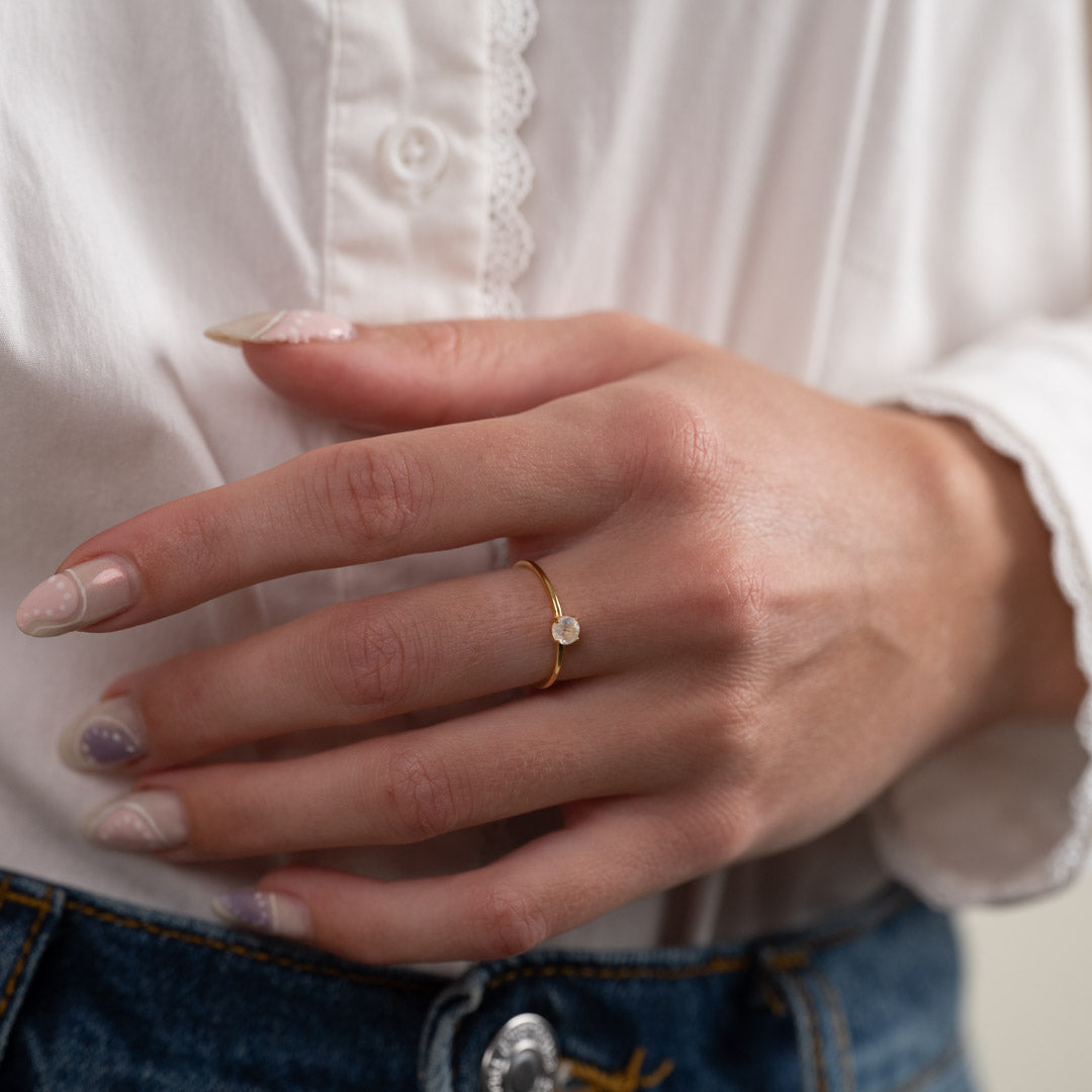 Heba - Goldring mit Mondstein