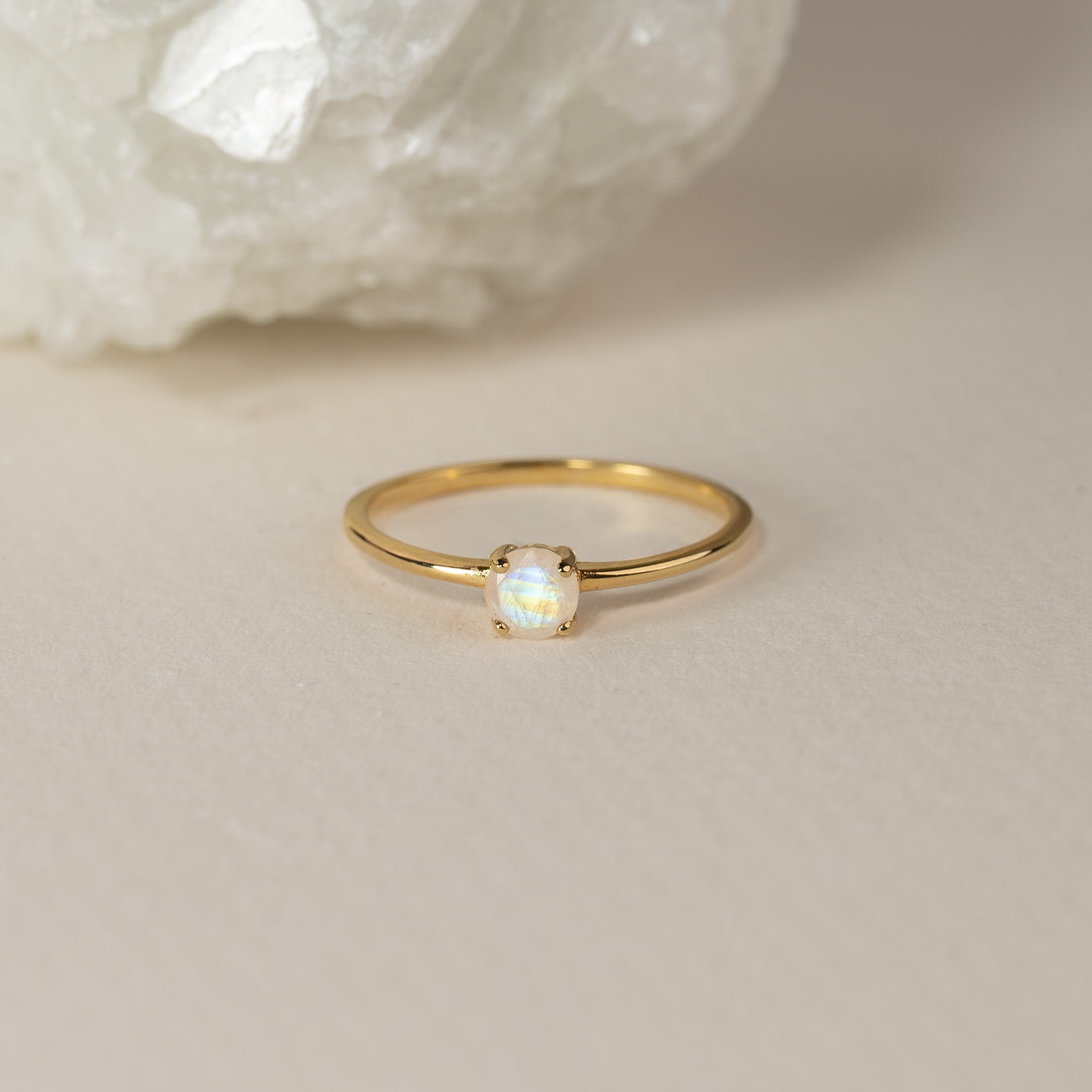 Heba - Goldring mit Mondstein
