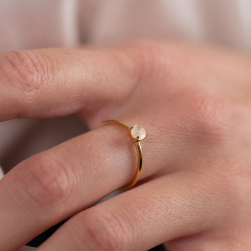 Heba - Goldring mit Mondstein
