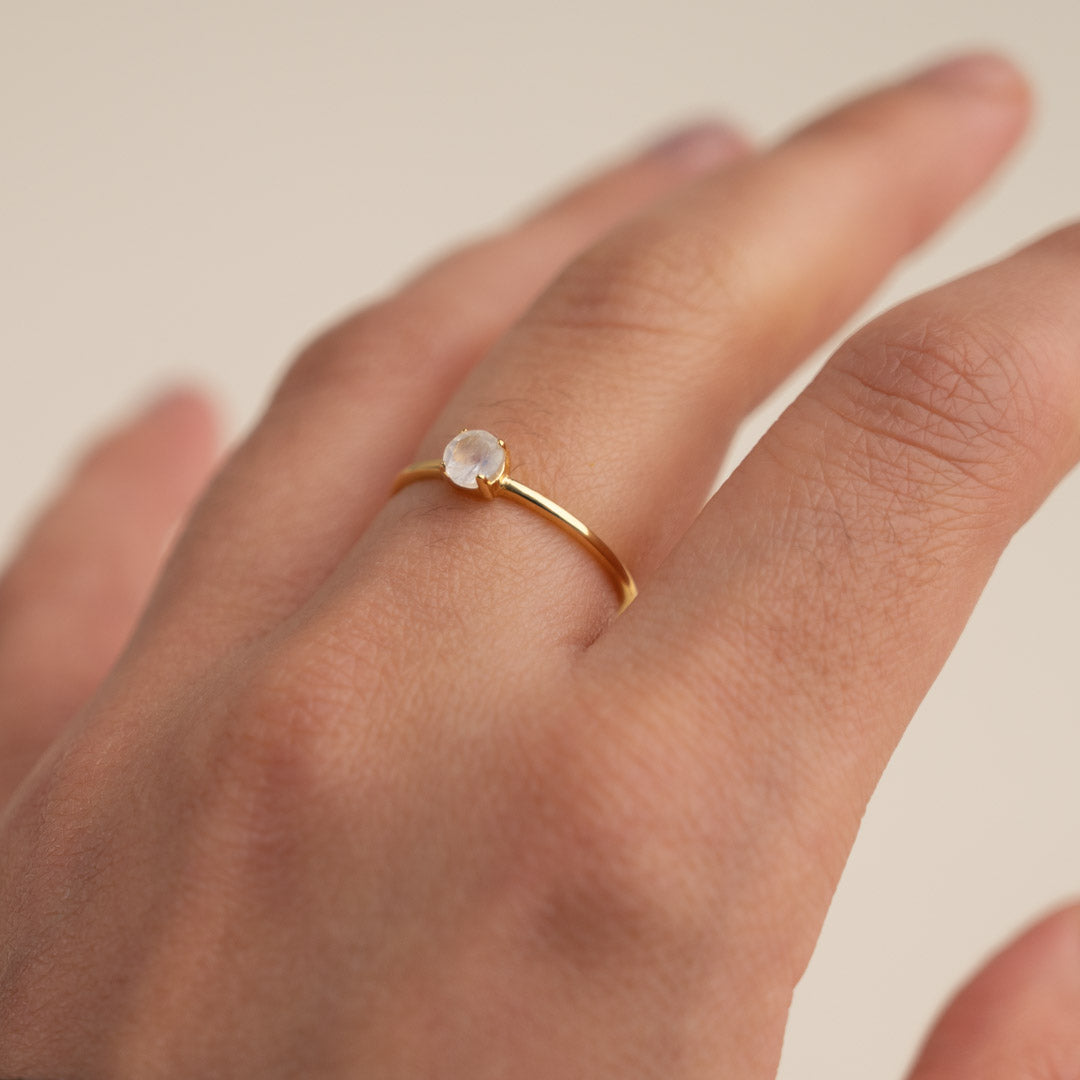 Heba - Goldring mit Mondstein