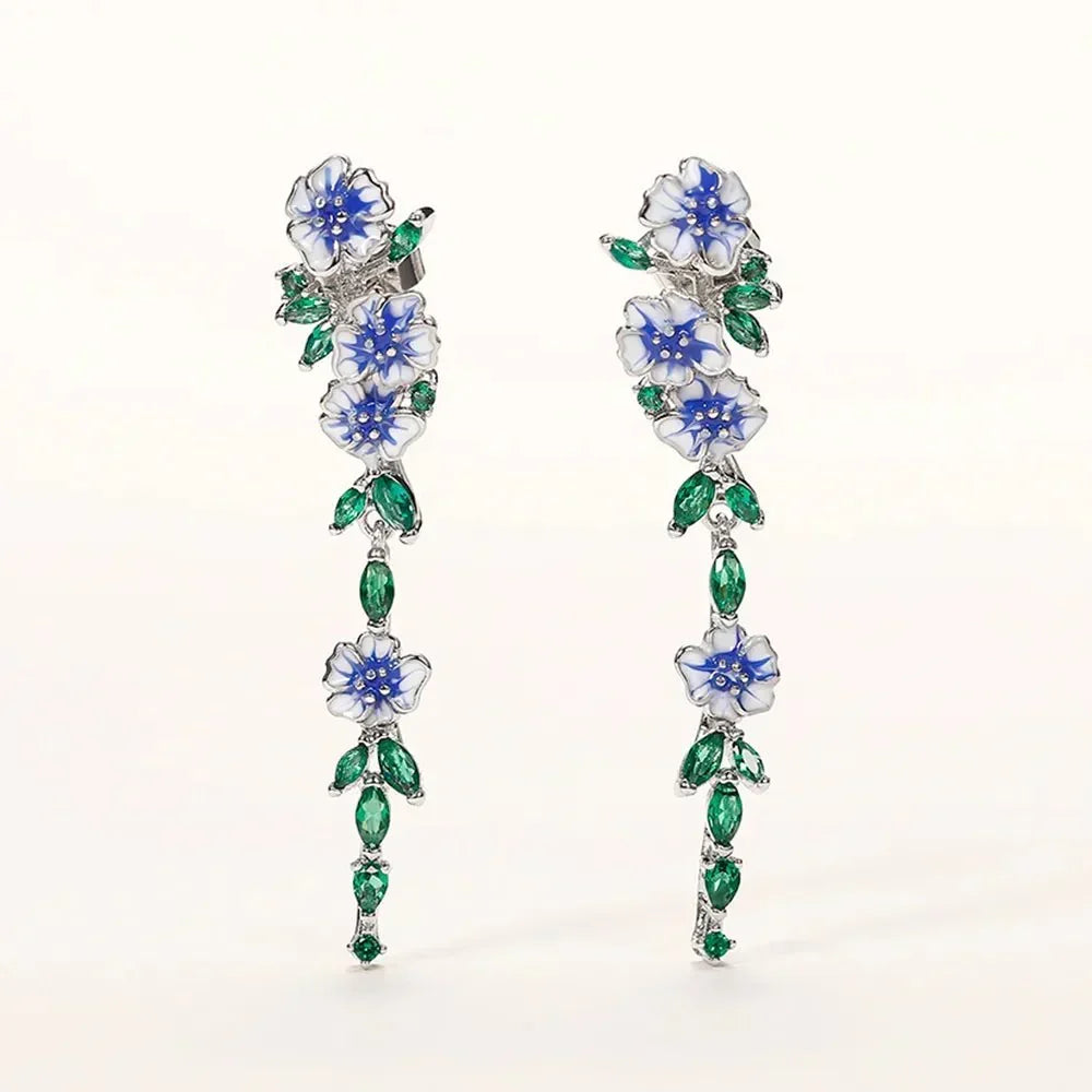 Yara – Hängende Ohrringe mit blauen Blumen