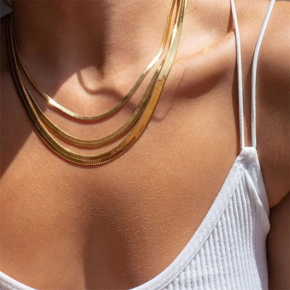 Elizabeth – Goldene Schlangenkette