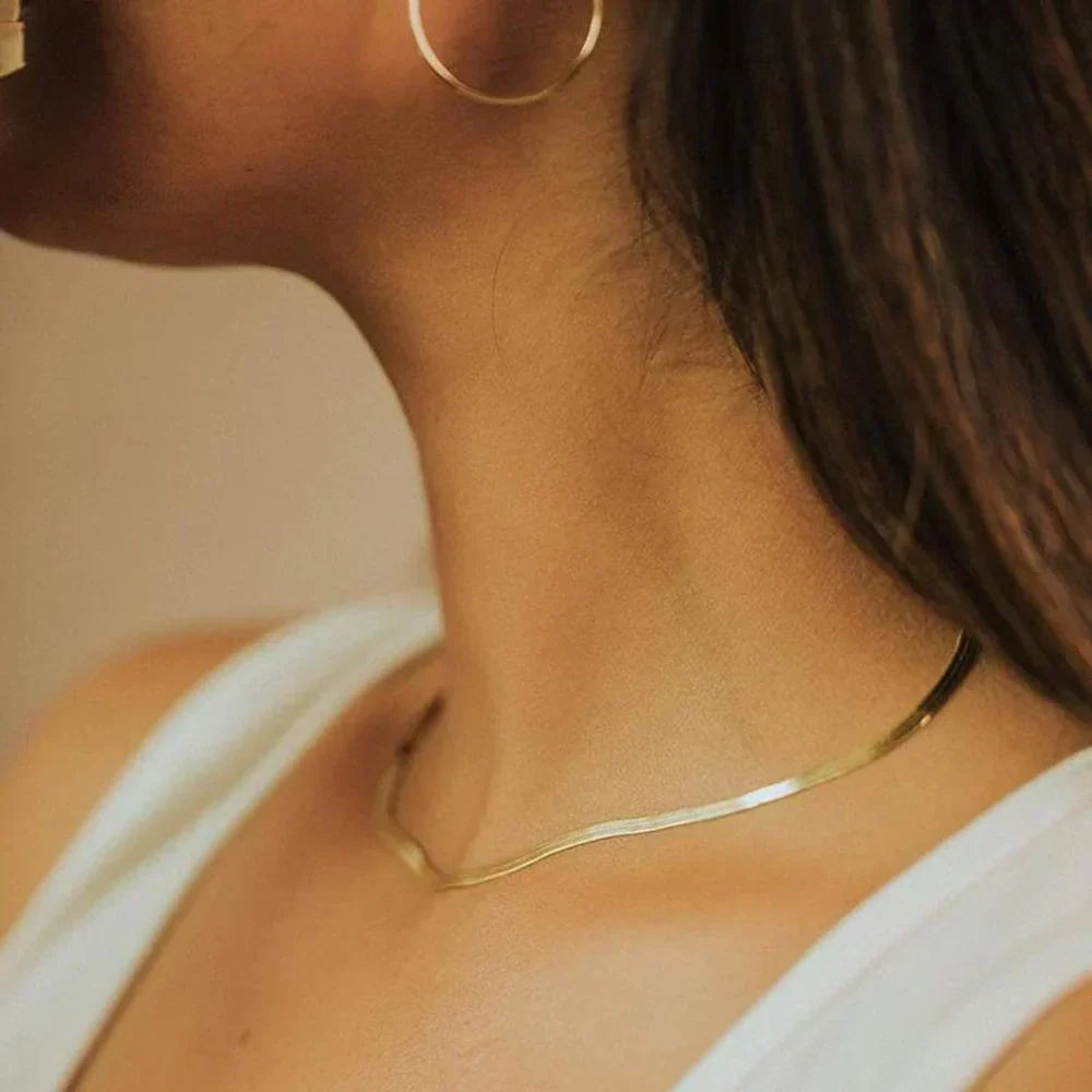 Elizabeth – Goldene Schlangenkette