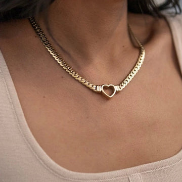 Ara – Herz-Halskette aus Gold