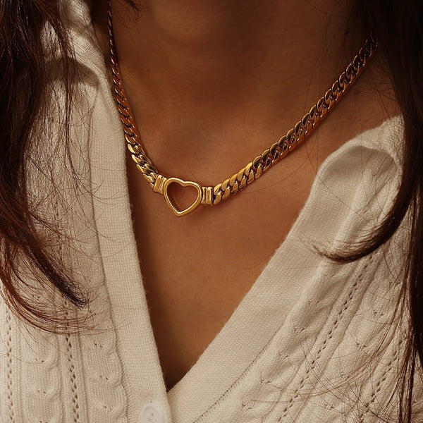Ara – Herz-Halskette aus Gold