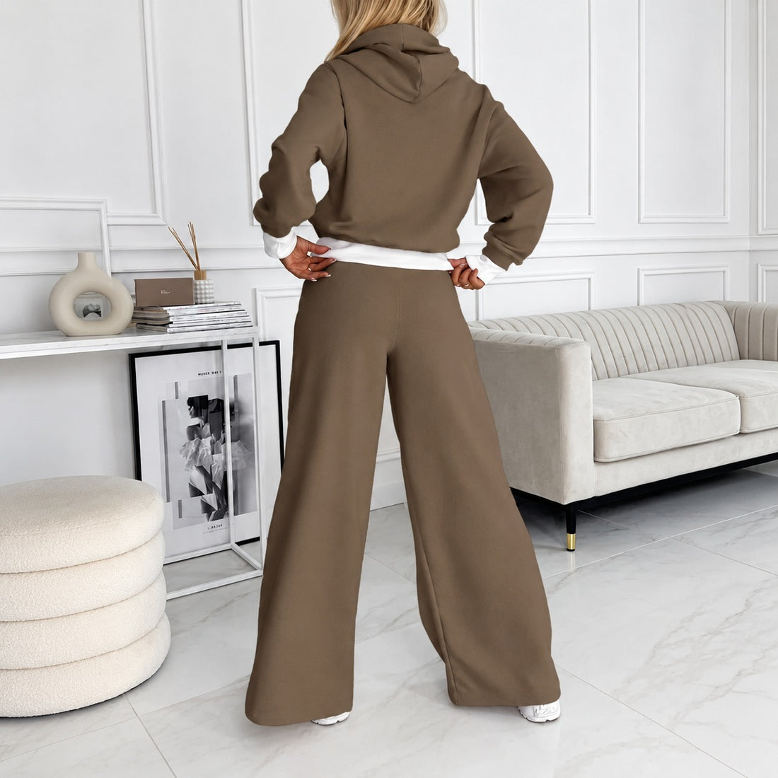Damen Outfit-Set - Kapuzenpullover mit cropped Schnitt und Weite-Hose mit Elastbund