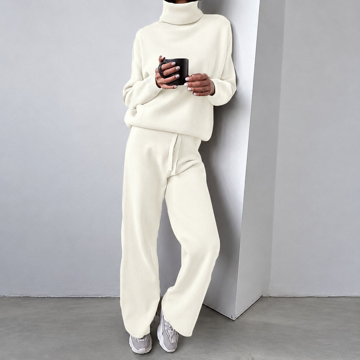 Freizeitset für Damen - Rollkragenpullover und Weite-Hose mit lockerer Passform