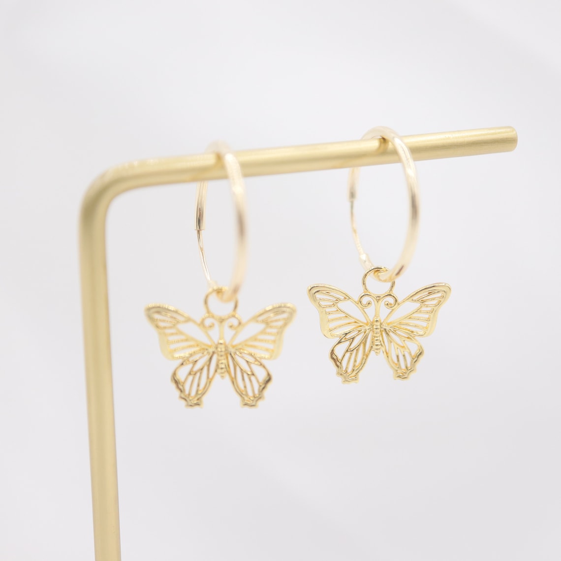 Schmetterlingsohrringe - Hängender hohler Schmetterling