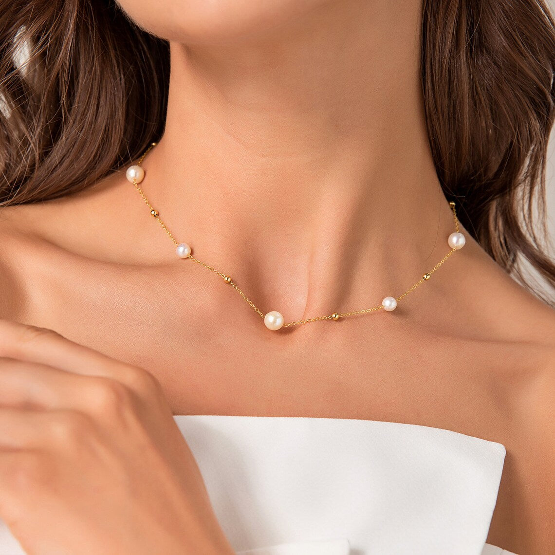 Gold- und Perlenkette - abwechselnd Perlen und Goldkette
