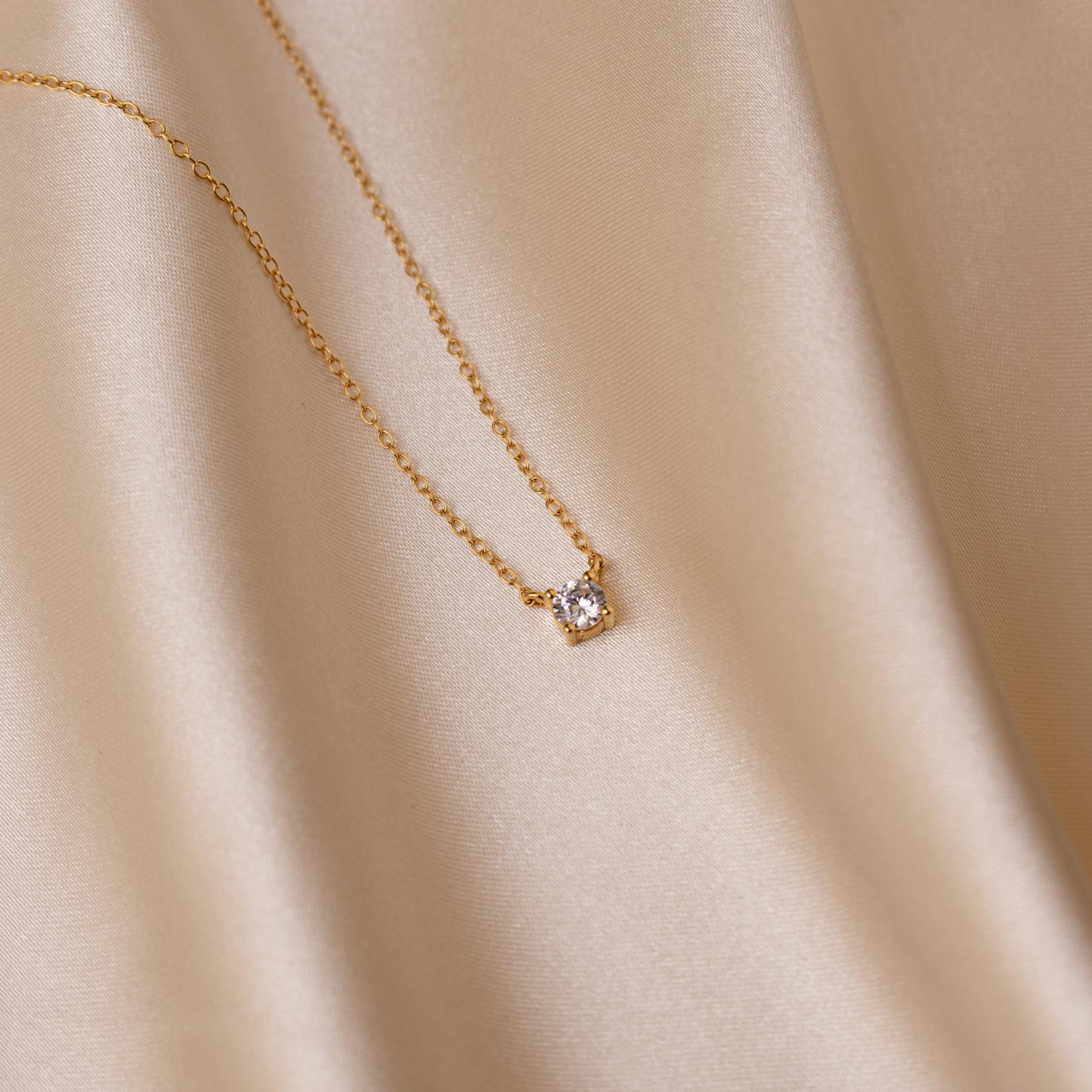 Zartes Diamanten-Halsband - Halsband mit Steinverzierungen