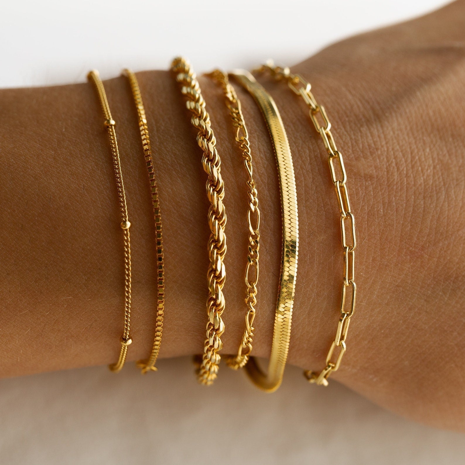 Kettenarmbänder - Minimalistische Schichtarmbänder
