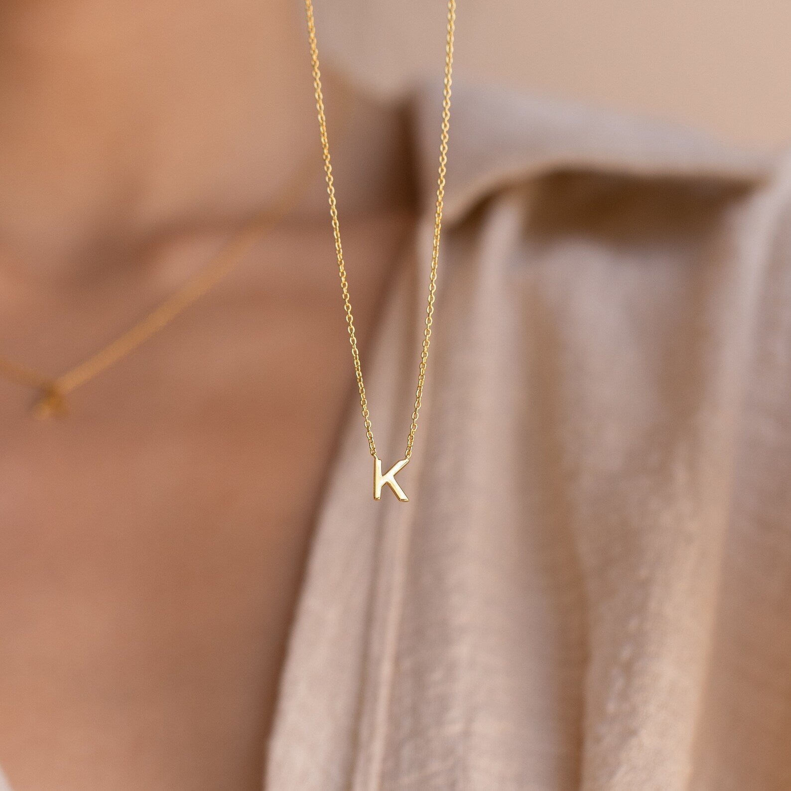 Zartes Halsband mit Initialen - Elegantes Halsband mit Buchstaben