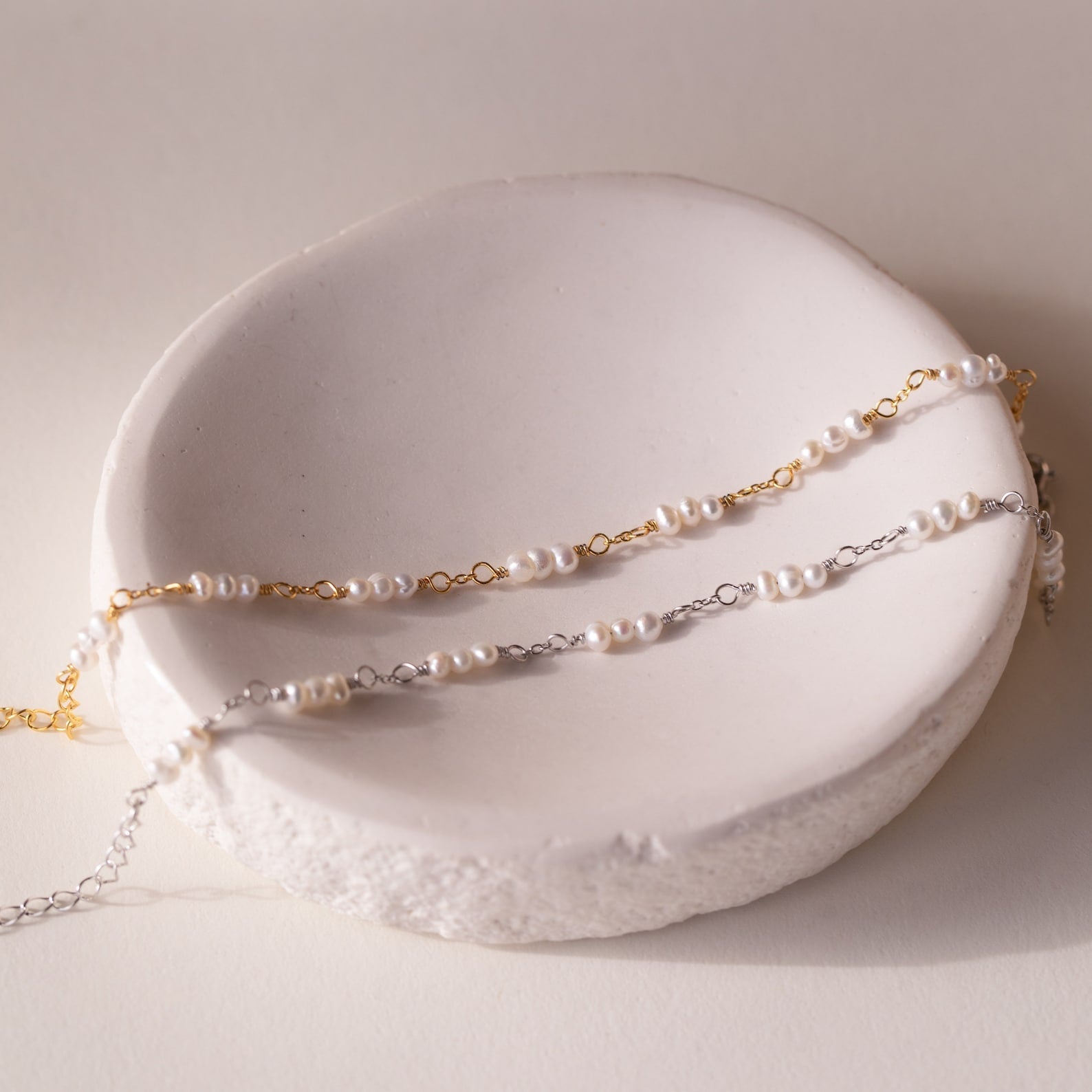 Hailey – Perlenarmband mit Stationen