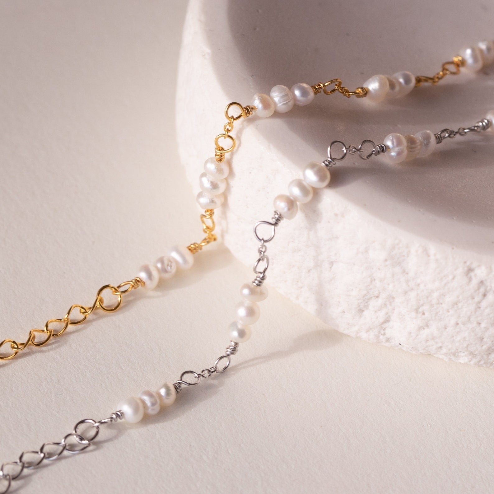 Hailey – Perlenarmband mit Stationen
