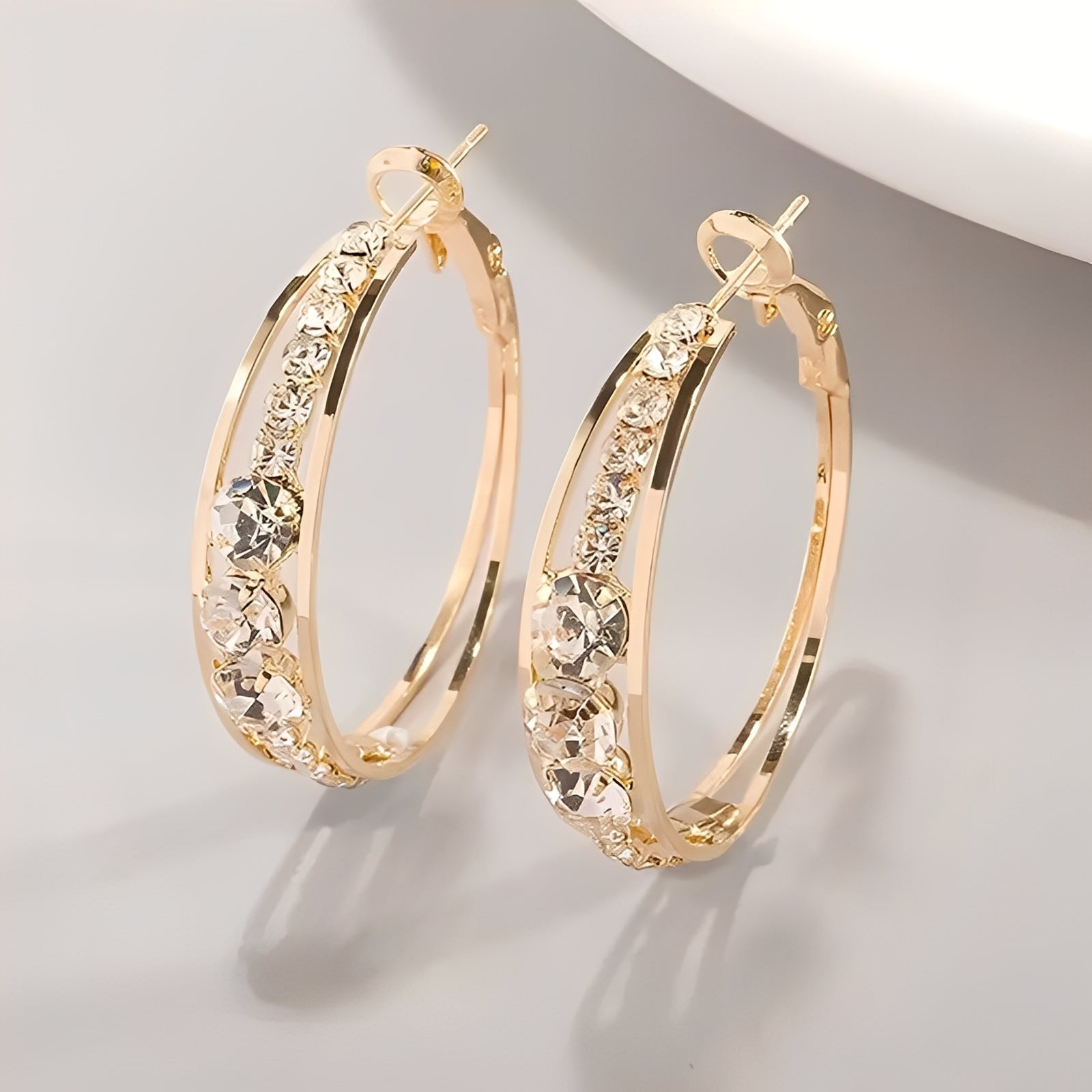 Raya – Elegante goldene Ohrringe