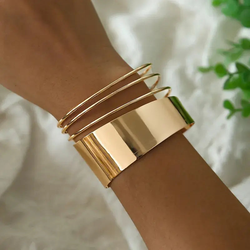 Yuki – Klassisches Vintage-Armband aus Gold