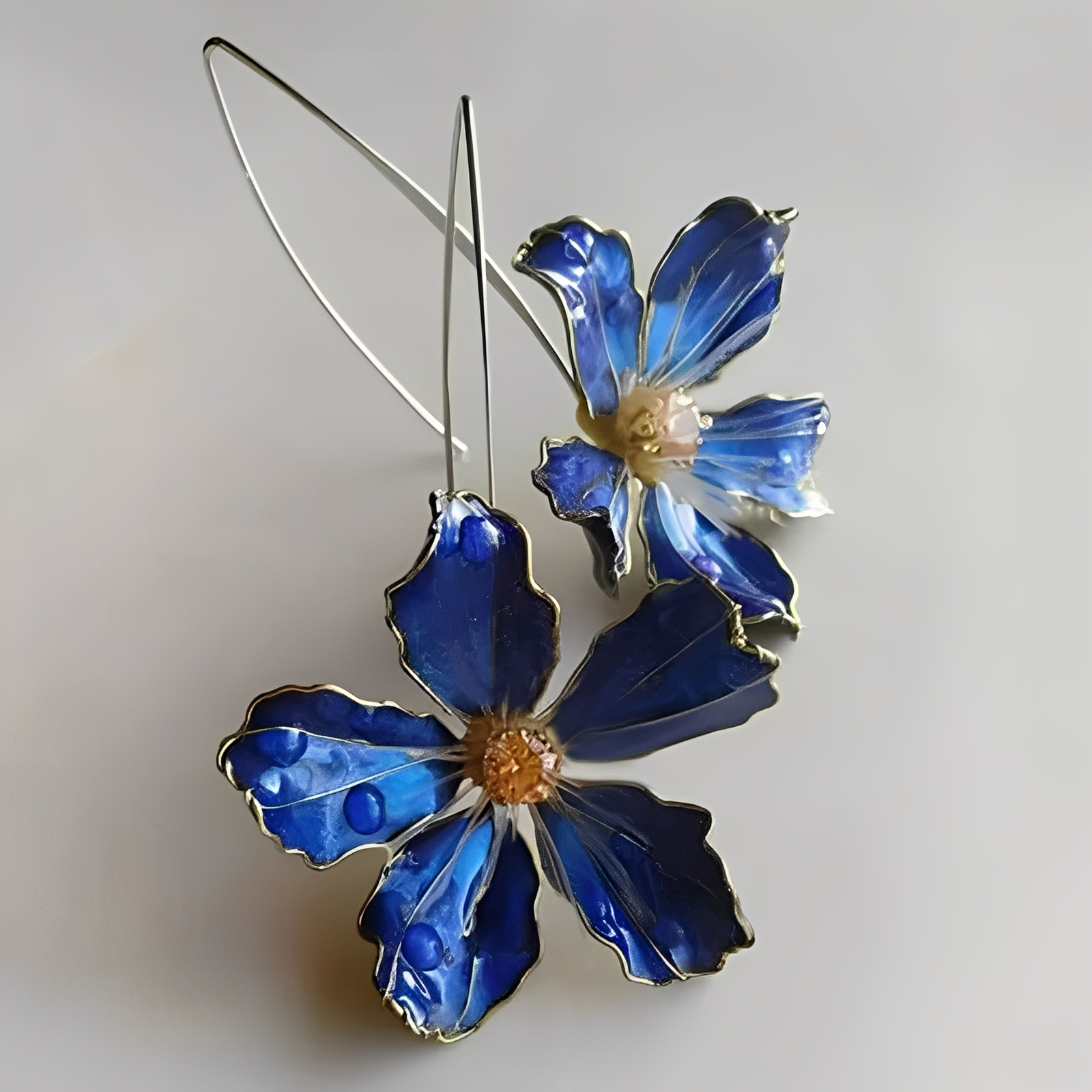 Bliss – Vintage-Ohrringe mit blauer Blume
