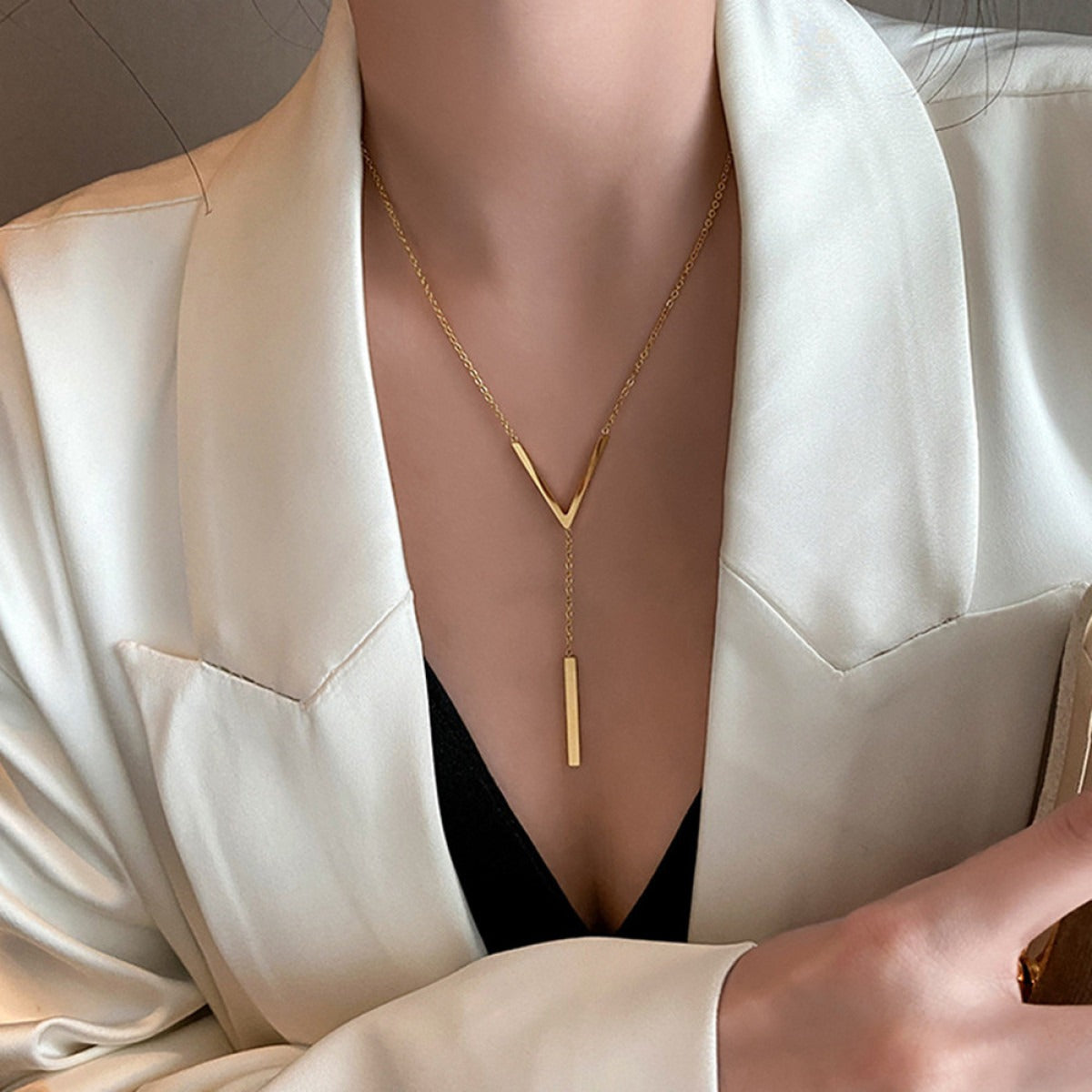 Vera – Kette mit geometrischem Anhänger