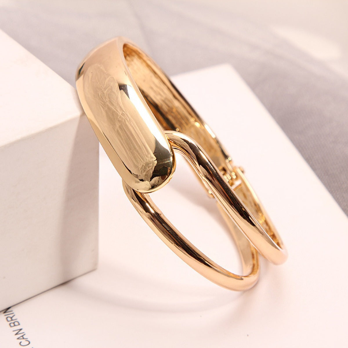 Alyssa – Elegantes goldenes Armband