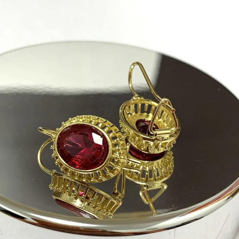 Roxane – Vintage-Ohrringe mit rotem Kristall in Roségold