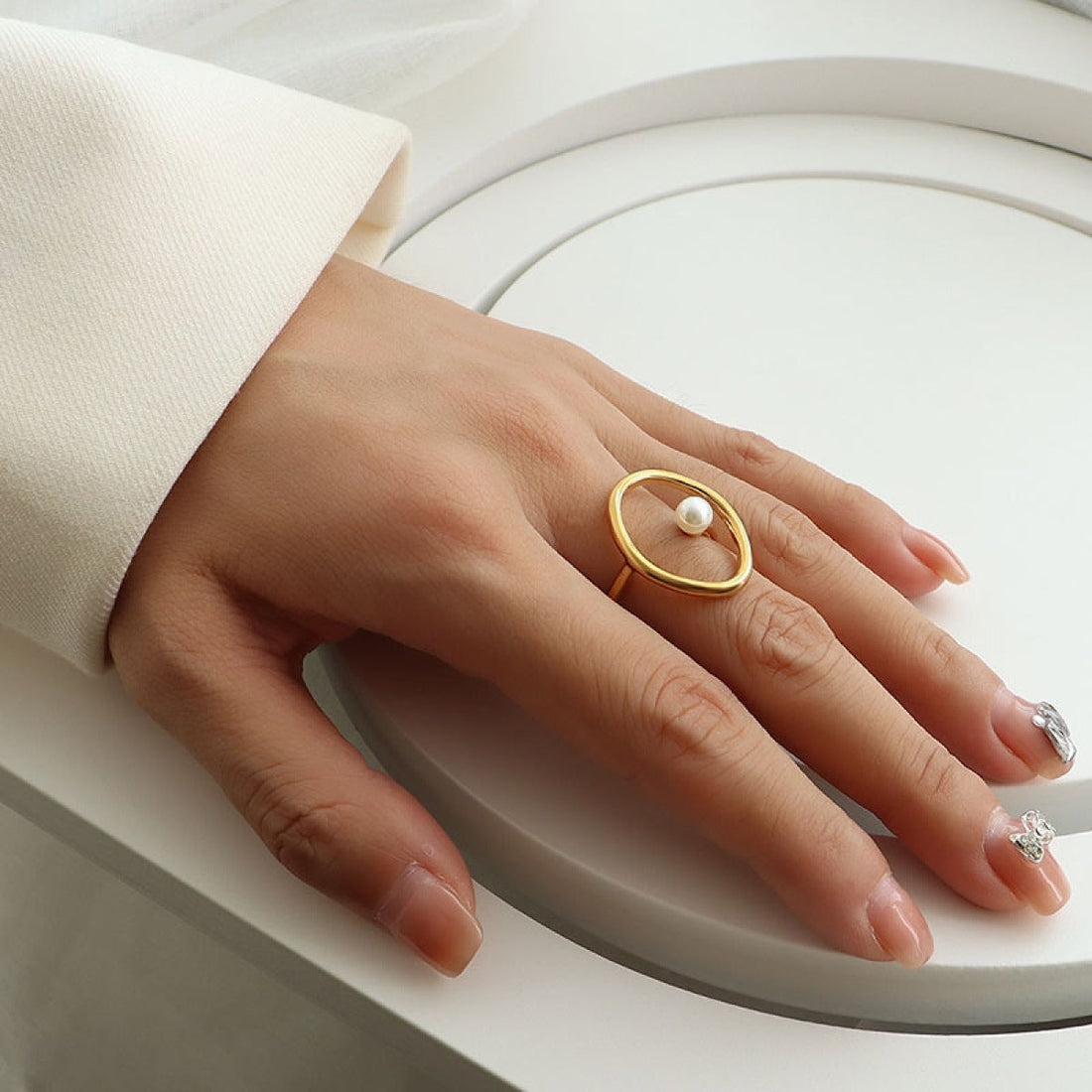 Rana – Goldring mit ovaler Süßwasserperle