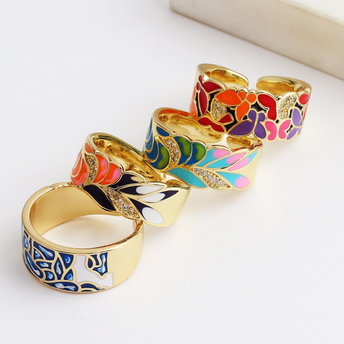 Kamille – Großer Camille-Ring mit blauem Blattmotiv