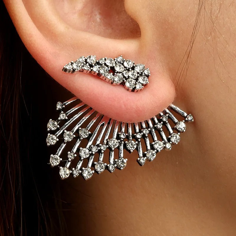 Aileen – Asymmetrische Ohrringe mit Diamanten